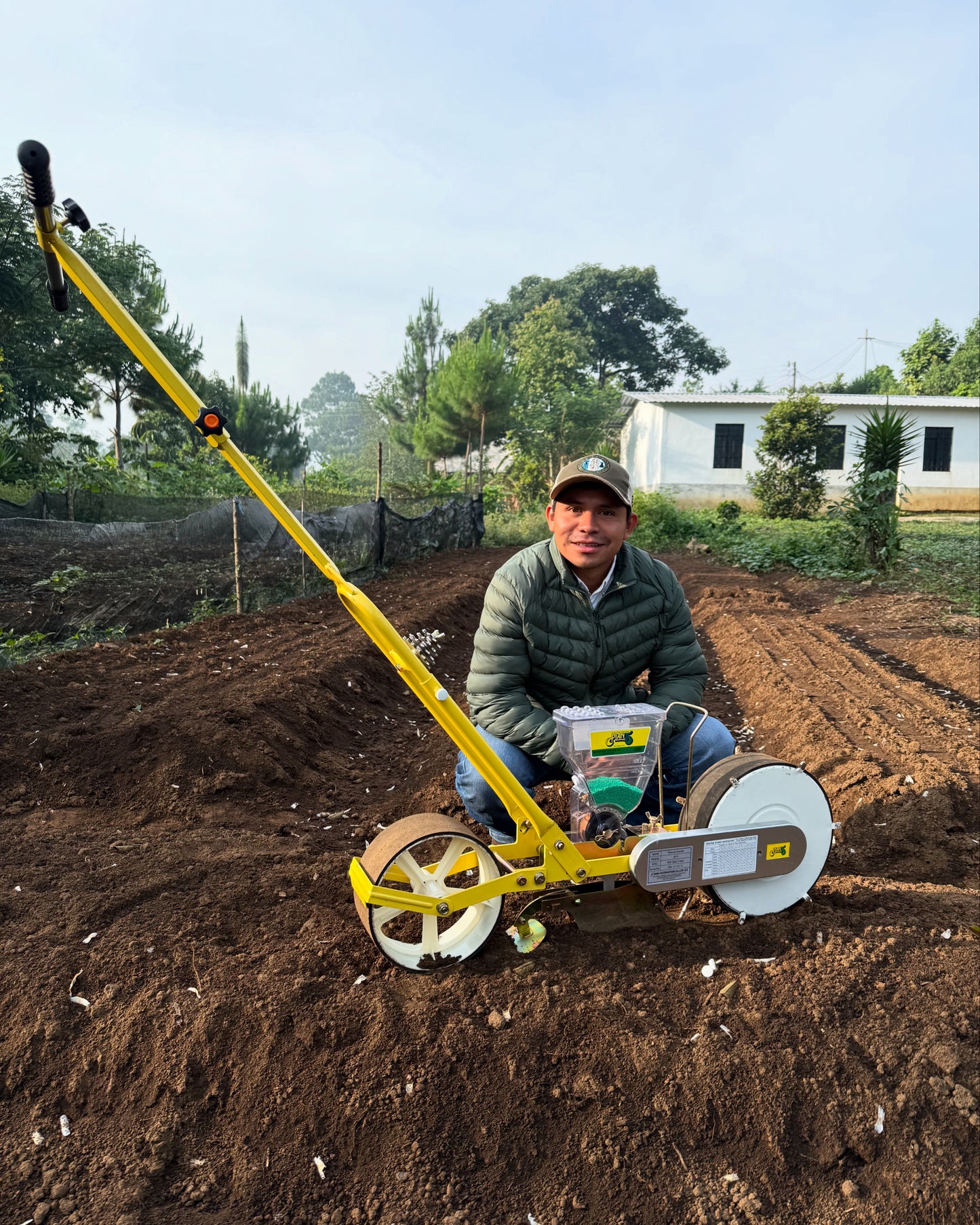 SEMBRADORA DE VEGETALES